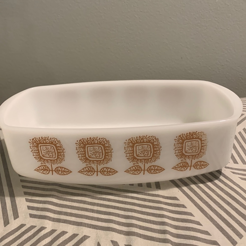 Vintage Federal Glass Sunflowers Casserole Dish